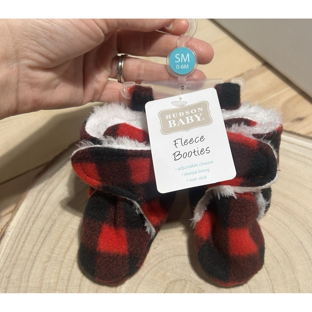 Hudson Baby Size 0-6 Mos Sherpa Lined Christmas Booties Buffalo Plaid Adjustable